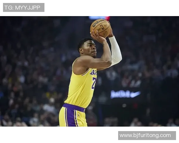 湖人独行侠激战回顾全场精彩瞬间与关键时刻分析