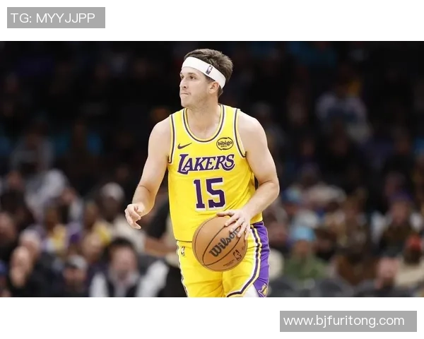 东契奇轰38+6+7!携手里夫斯掀“湖三疯” 献取胜罚球回绝黄蜂反转